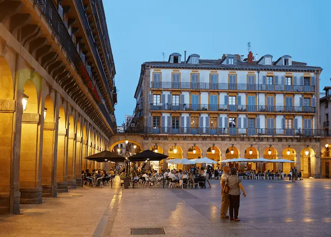 Plaza de la constitución al anochecer