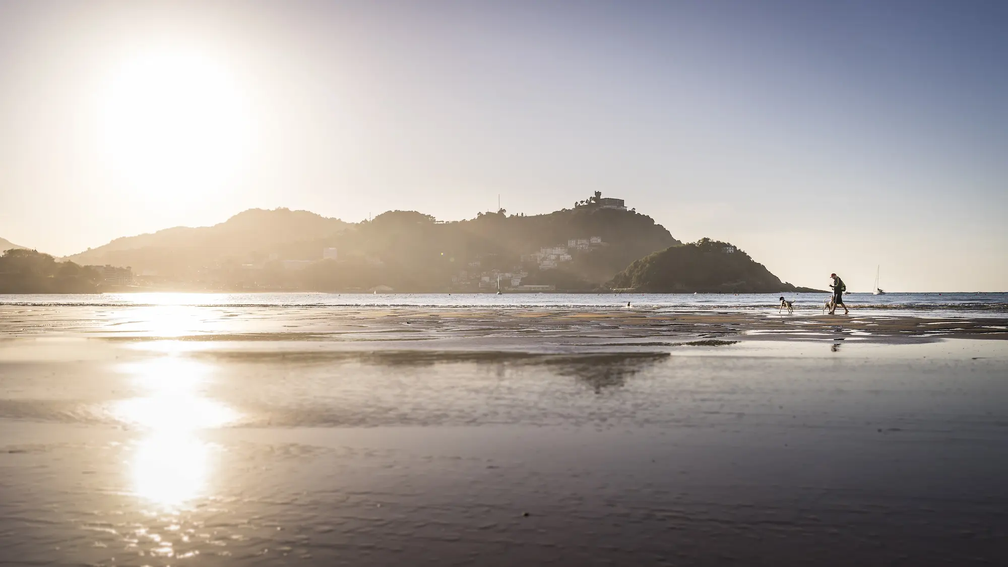 Atardecer en la playa de La Concha