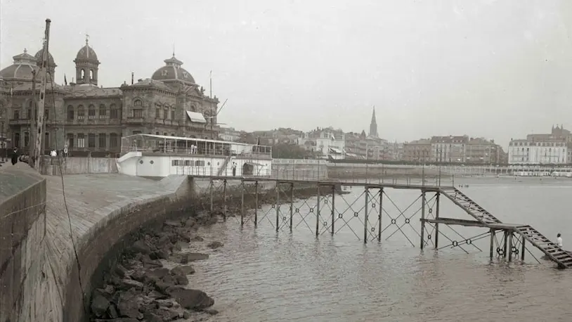 Foto antigua del Real Club Naútico de San Sebastián.