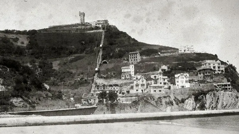 Foto antigua del funicular de Monte Igueldo.