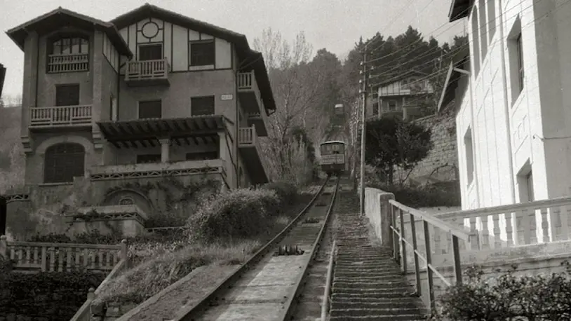 Foto antigua del funicular de Monte Igueldo.