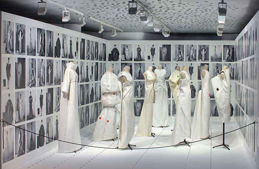 CRISTOBAL BALENCIAGA MUSEOA