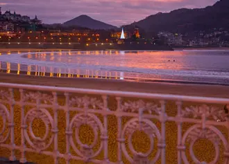 Sacarte una foto con la bahía de la Concha