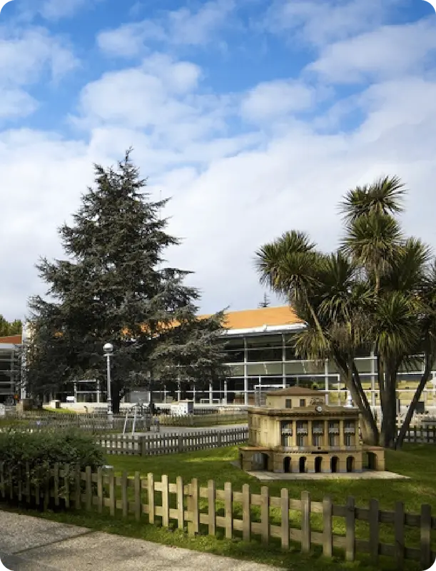 Imagen de los jardines de Miramón.